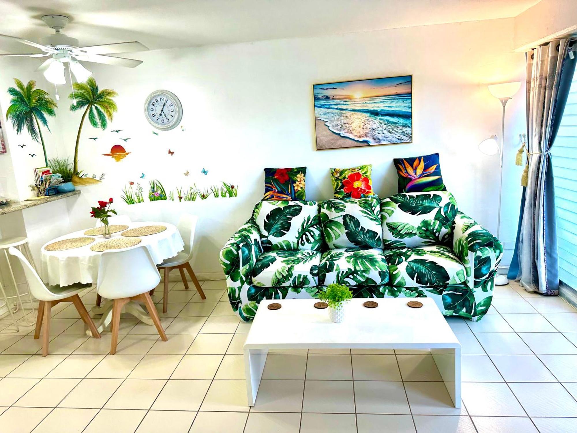 Waikiki 2 Bedrooms, 1 Bath, Free Parking, Sleep 6 Honolulu Buitenkant foto